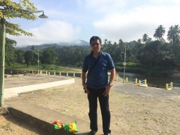 Image: Kakek Merza di bekas Pelabuhan  di sisi Masjid Raya Pangkalan Koto Baru