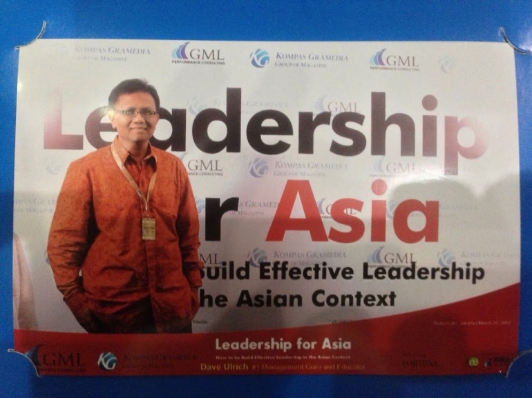 Image: Kakek Merza dalam salah satu kesempatan di Forum Leadership for Asia beberapa waktu sebelum pandemi (by Merza Gamal)