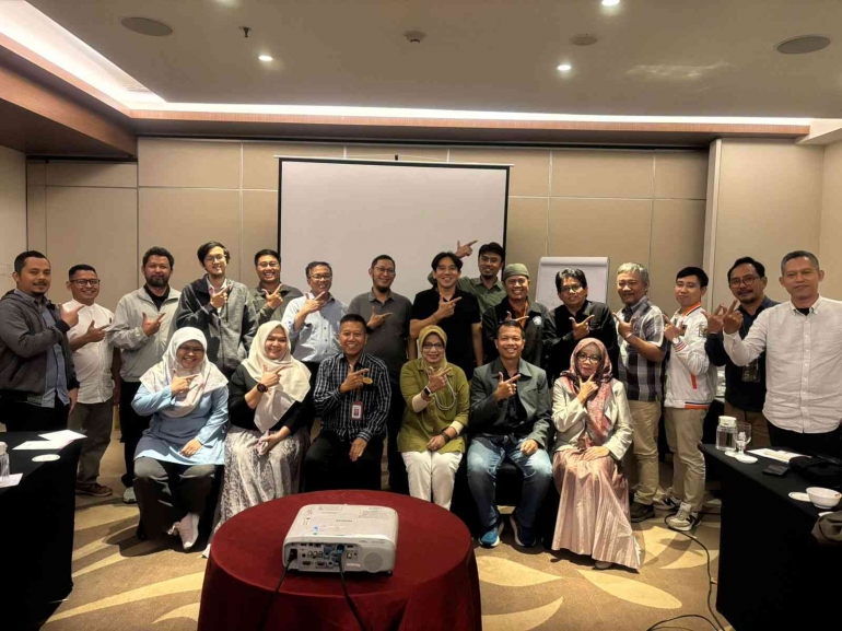 Foto Bersama Master Asesor Dok. Ibu Uning Peserta RCC