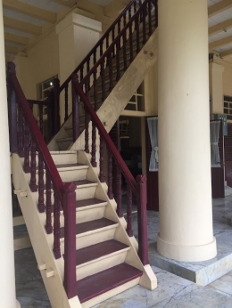 Image: Tangga kayu untuk pihak yang bersalah by Merza Gamal