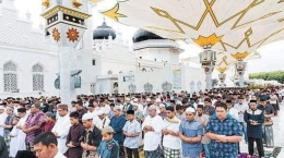 Image: Hari Jumat adalah hari raya seorang Muslim yang berulang setiap pekan (by Merza Gamal)